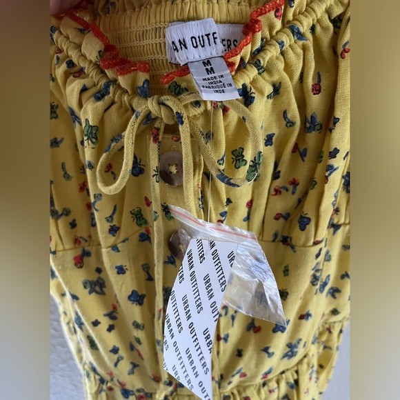NWT URBAN OUTFITTERS YELLOW ROMPER FLORAL SWEETHEART BETTI PRINT LINEN - Picture 6 of 6